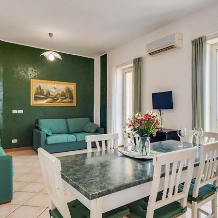 Roomy And Bright Apartment With Balconies X6 카타니아 외부 사진