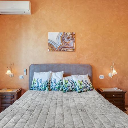 Roomy And Bright Apartment With Balconies X6 카타니아 외부 사진