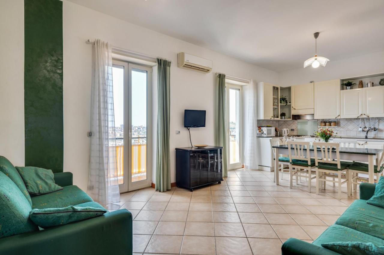 Roomy And Bright Apartment With Balconies X6 카타니아 외부 사진